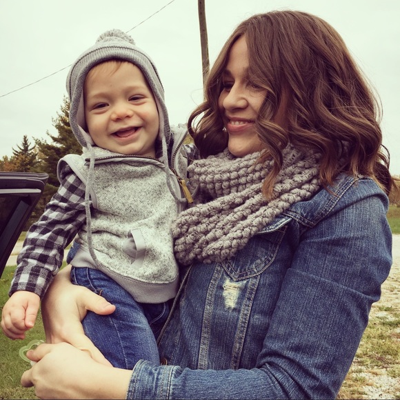 Meet your Posher, Emily - Picture 1 of 1